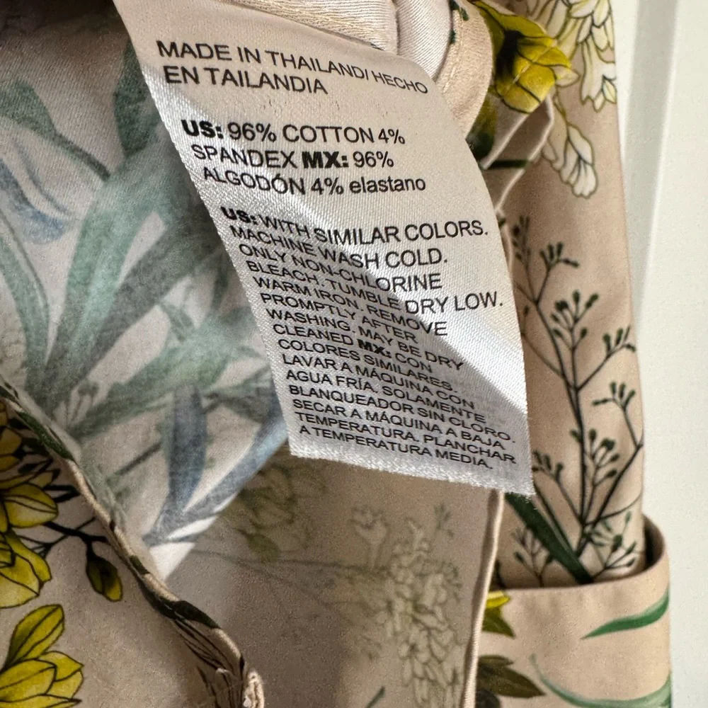 Chico’s No Iron 3/4 Sleeve Button Down Floral Top - Picture 7 of 9